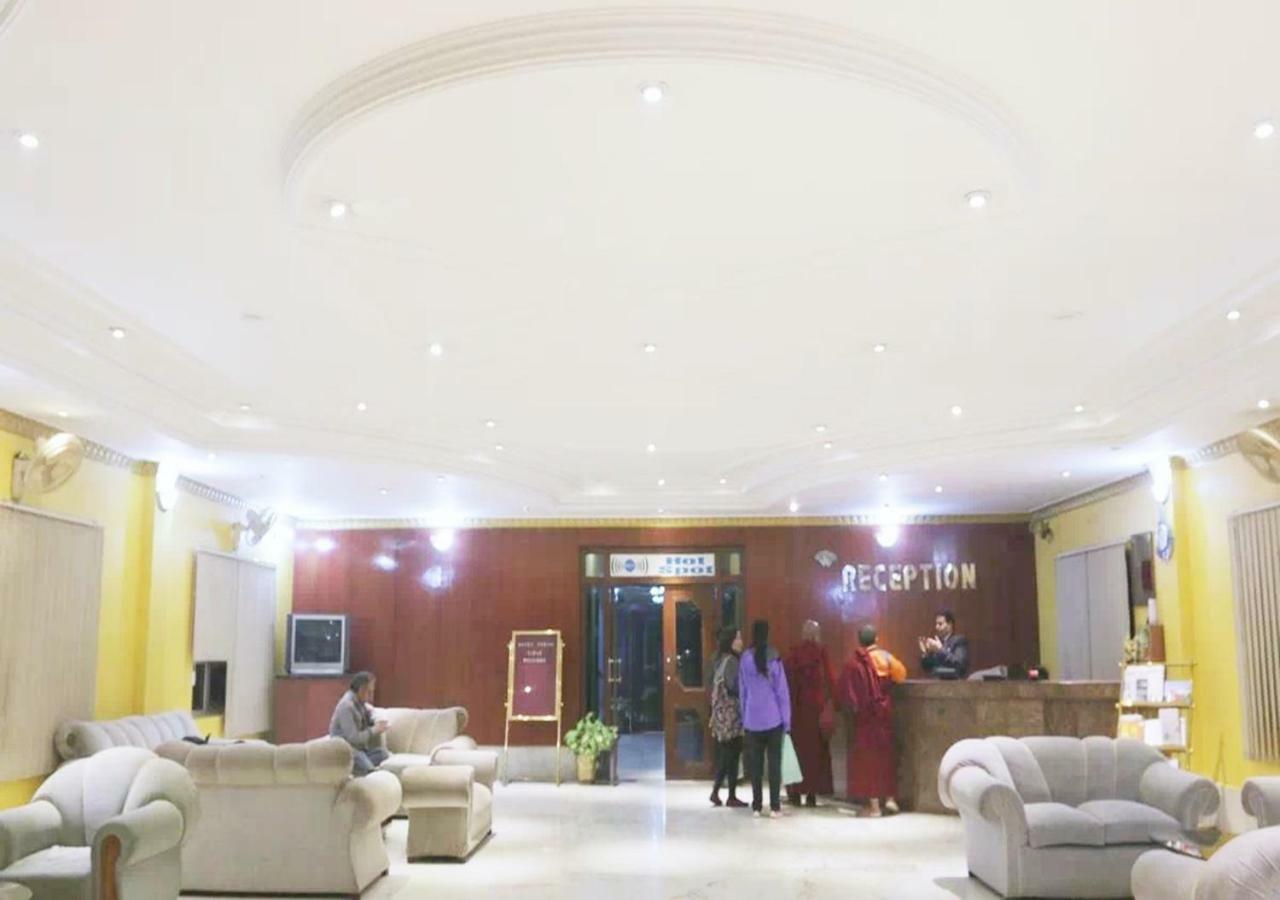 Hotel Tokyo Vihar بود جايا المظهر الخارجي الصورة