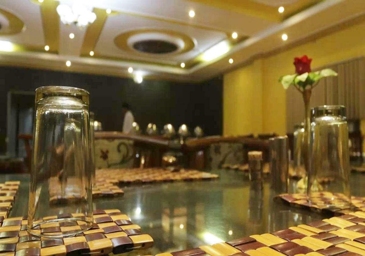 Hotel Tokyo Vihar بود جايا المظهر الخارجي الصورة
