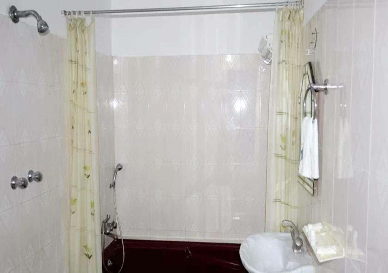 Hotel Tokyo Vihar بود جايا المظهر الخارجي الصورة