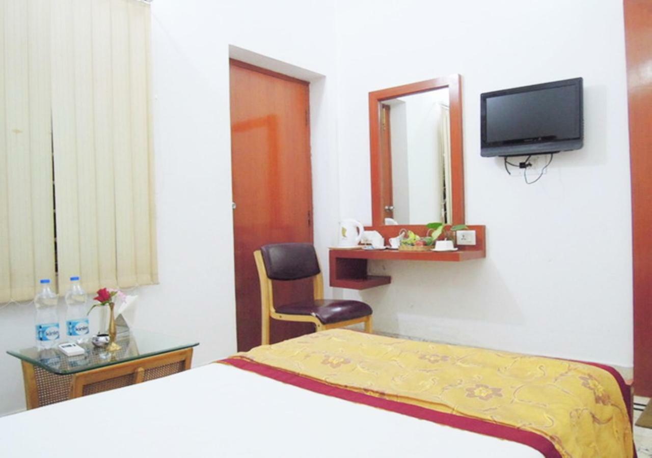 Hotel Tokyo Vihar بود جايا المظهر الخارجي الصورة