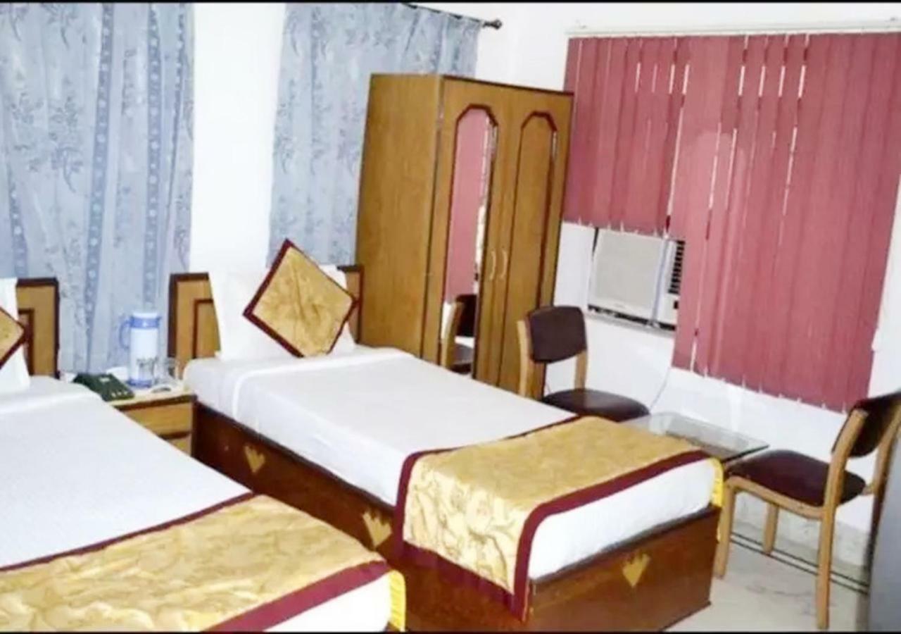 Hotel Tokyo Vihar بود جايا المظهر الخارجي الصورة