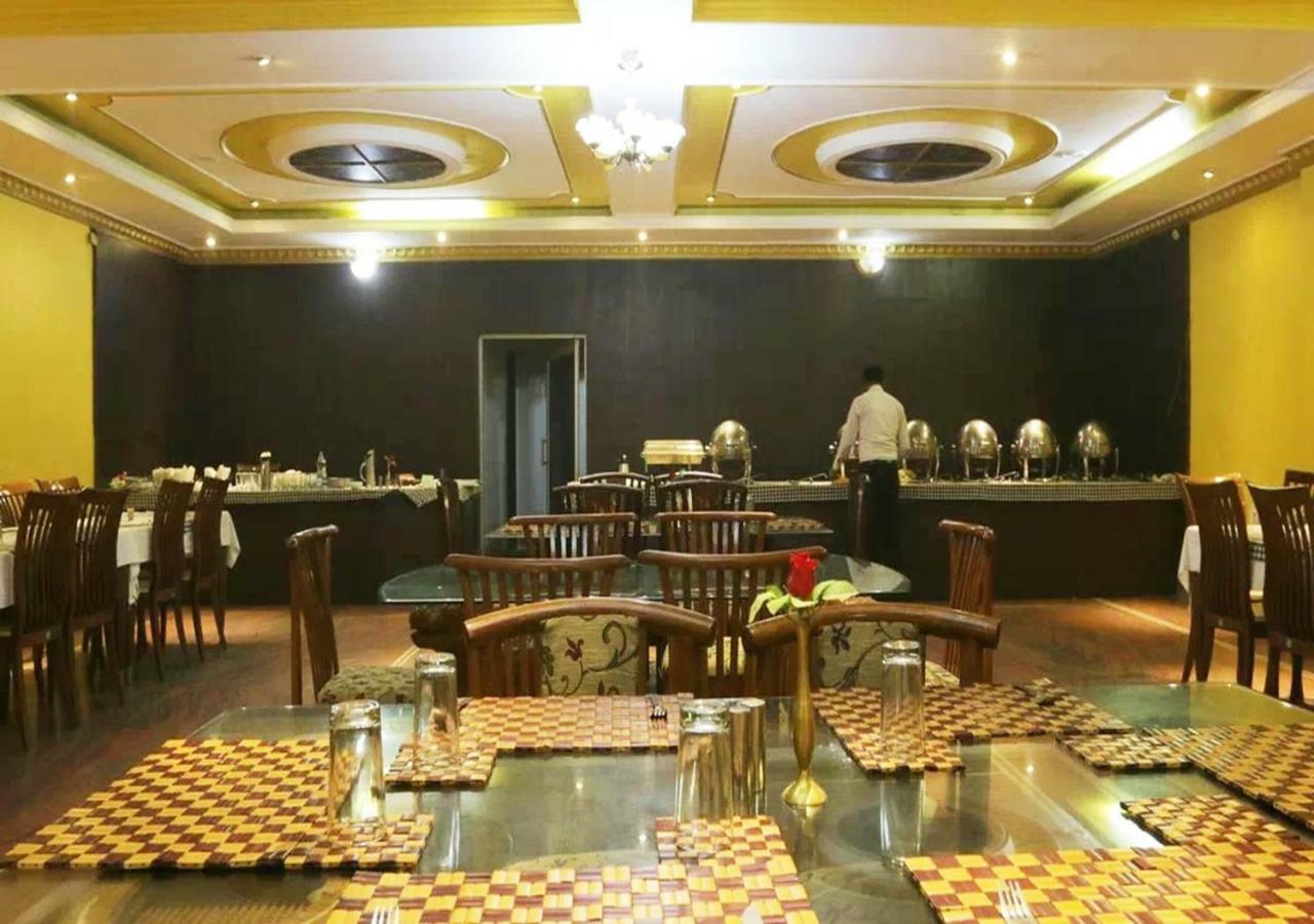 Hotel Tokyo Vihar بود جايا المظهر الخارجي الصورة