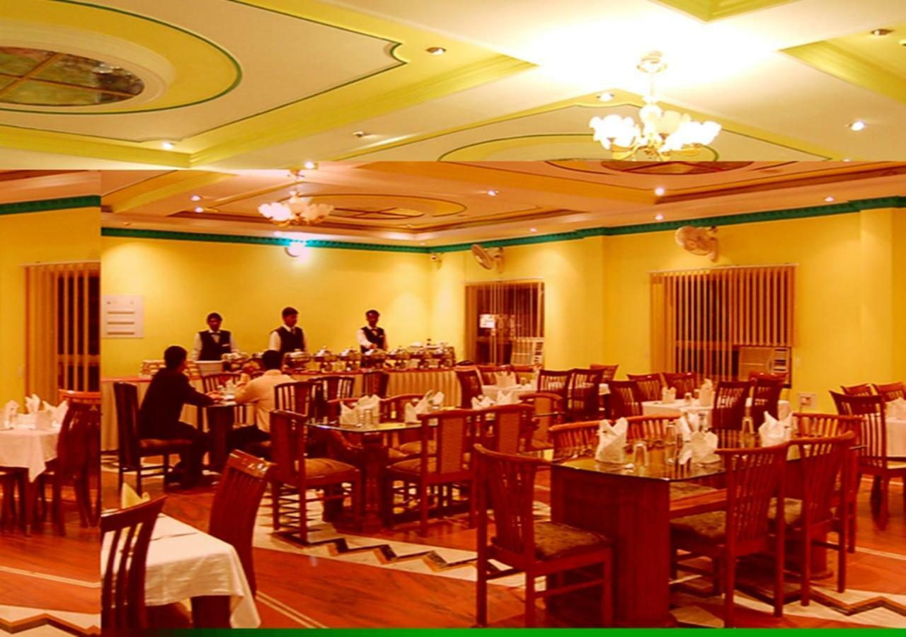 Hotel Tokyo Vihar بود جايا المظهر الخارجي الصورة