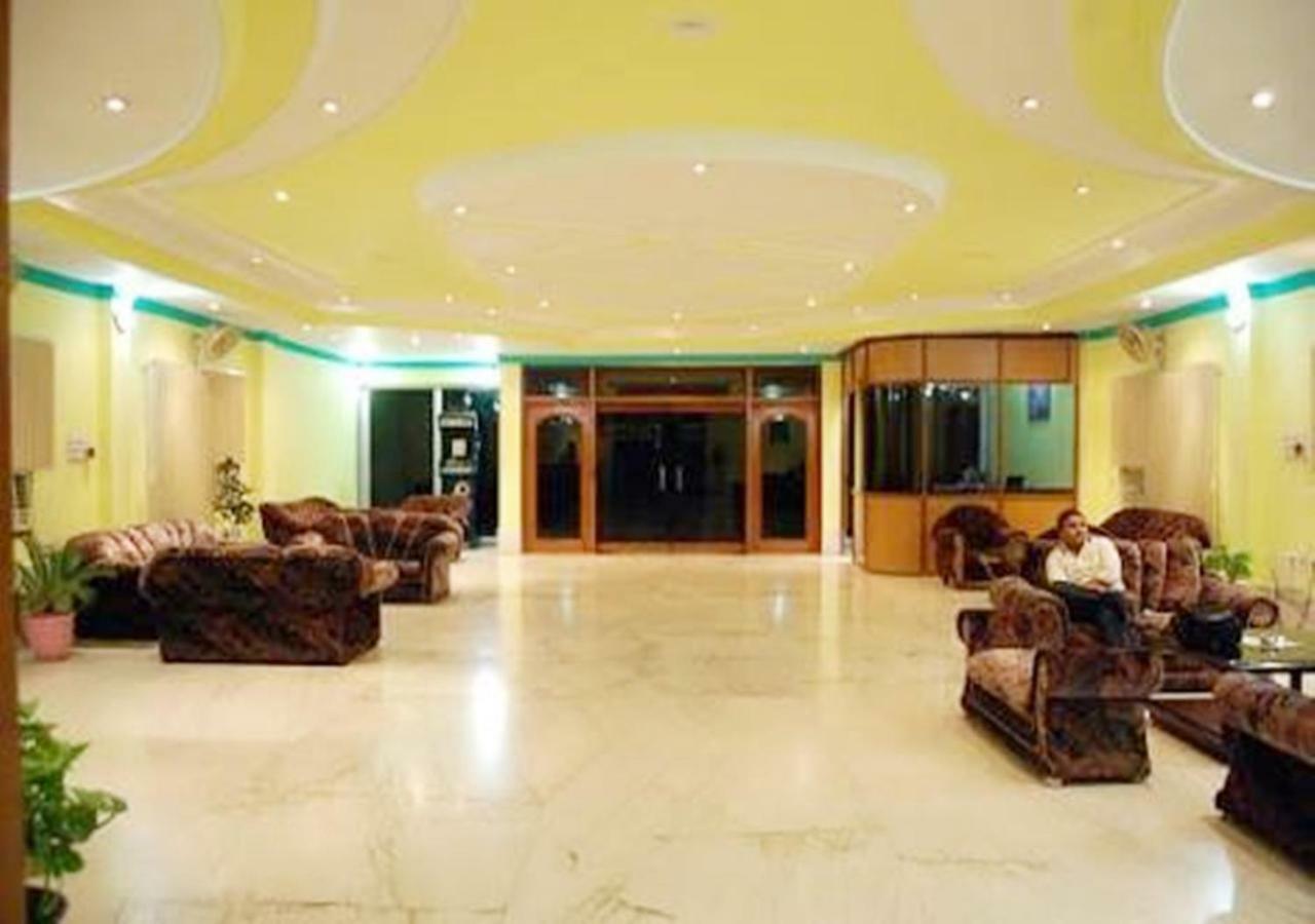 Hotel Tokyo Vihar بود جايا المظهر الخارجي الصورة